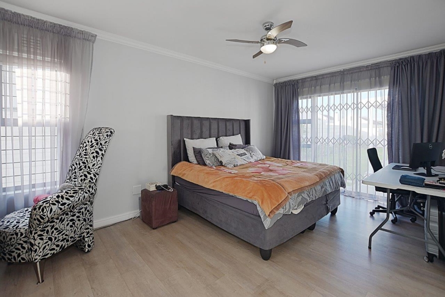 3 Bedroom Property for Sale in Sunningdale Western Cape